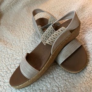 NWT Skechers Sandals